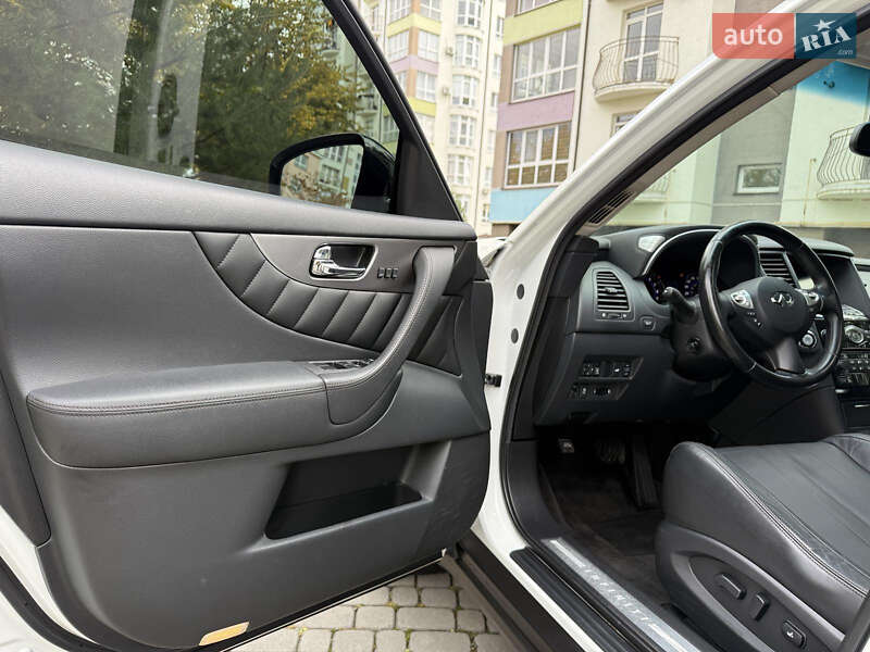 Внедорожник / Кроссовер Infiniti QX70 2016 в Тернополе фото 10 Внедорожник / Кроссовер Infiniti QX70 2016 в Тернополе