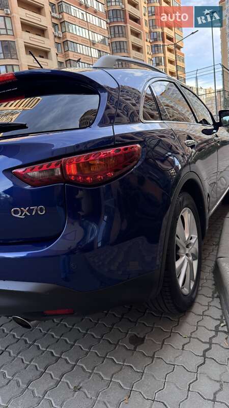 Внедорожник / Кроссовер Infiniti QX70 2016 в Одессе фото 5 Внедорожник / Кроссовер Infiniti QX70 2016 в Одессе