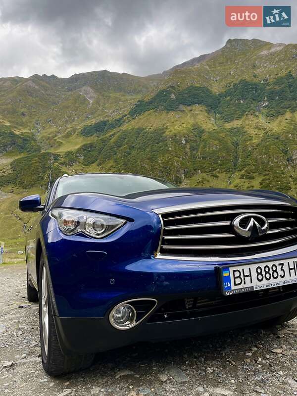 Внедорожник / Кроссовер Infiniti QX70 2016 в Одессе фото 10 Внедорожник / Кроссовер Infiniti QX70 2016 в Одессе