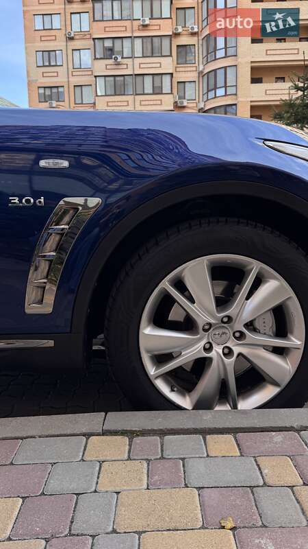 Внедорожник / Кроссовер Infiniti QX70 2016 в Одессе фото 35 Внедорожник / Кроссовер Infiniti QX70 2016 в Одессе
