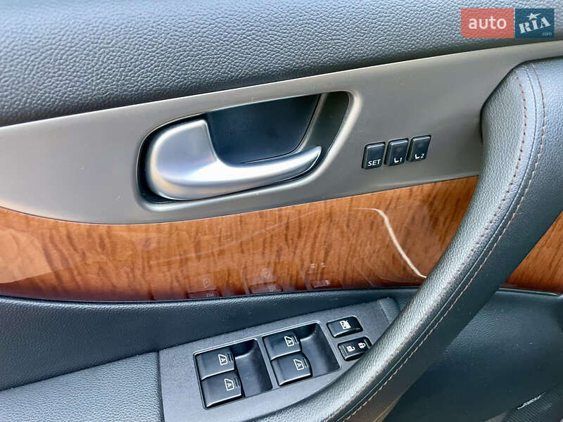 Внедорожник / Кроссовер Infiniti QX70 2014 в Киеве фото 21 Внедорожник / Кроссовер Infiniti QX70 2014 в Киеве