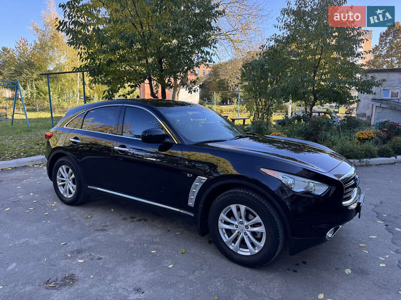 Позашляховик / Кросовер Infiniti QX70 2013 в Волочиську