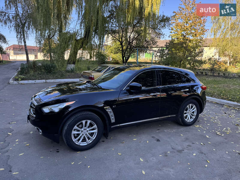 Позашляховик / Кросовер Infiniti QX70 2013 в Волочиську