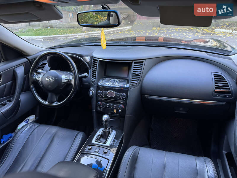 Позашляховик / Кросовер Infiniti QX70 2013 в Волочиську