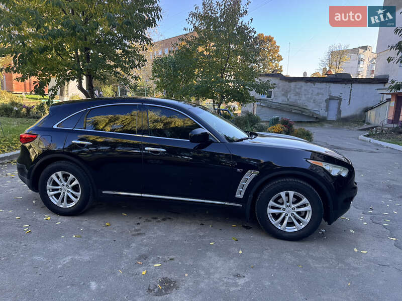 Позашляховик / Кросовер Infiniti QX70 2013 в Волочиську