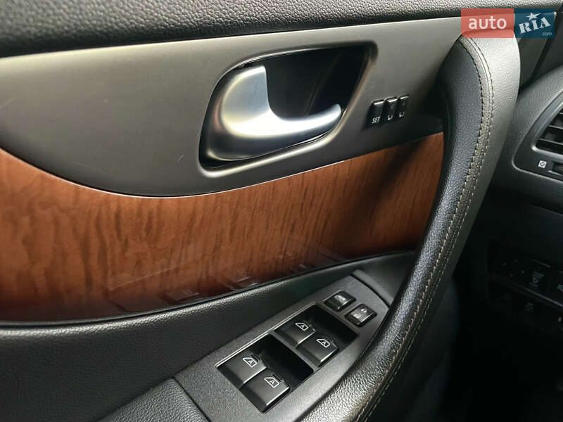 Внедорожник / Кроссовер Infiniti QX70 2014 в Киеве фото 19 Внедорожник / Кроссовер Infiniti QX70 2014 в Киеве