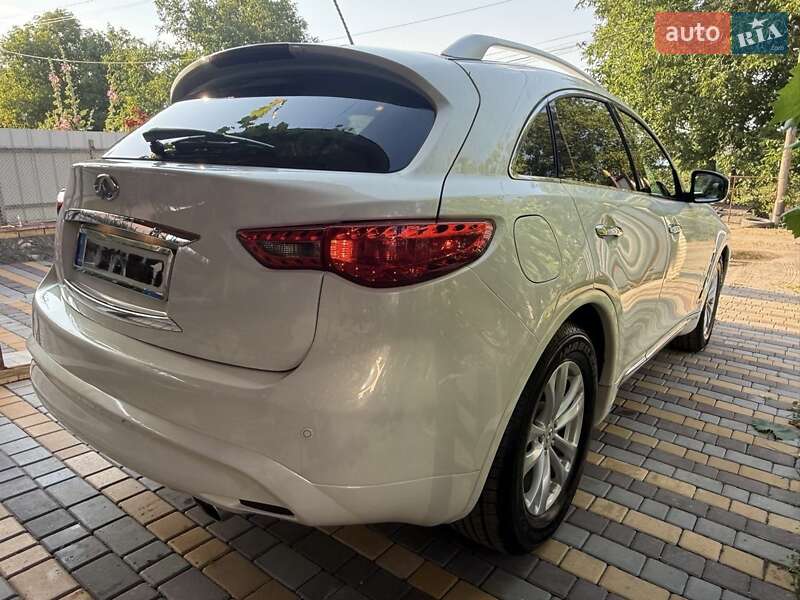 Внедорожник / Кроссовер Infiniti QX70 2015 в Киеве фото 3 Внедорожник / Кроссовер Infiniti QX70 2015 в Киеве