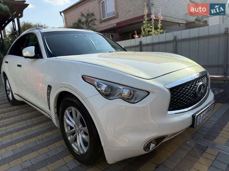 Внедорожник / Кроссовер Infiniti QX70 2015 в Киеве фото 6 Внедорожник / Кроссовер Infiniti QX70 2015 в Киеве