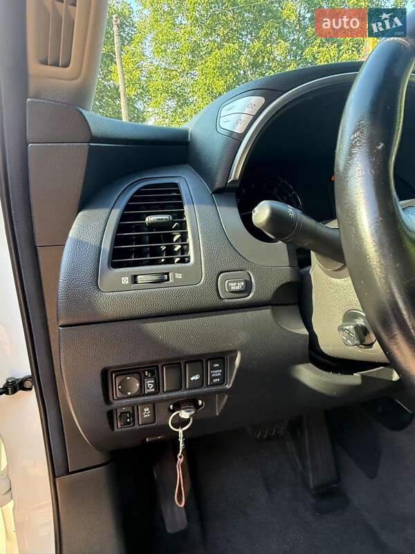 Внедорожник / Кроссовер Infiniti QX70 2015 в Киеве фото 23 Внедорожник / Кроссовер Infiniti QX70 2015 в Киеве