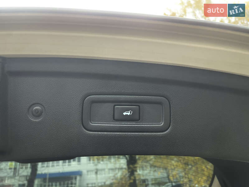 Позашляховик / Кросовер Infiniti QX70 2015 в Києві