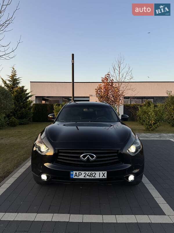 Позашляховик / Кросовер Infiniti QX70 2015 в Мукачевому