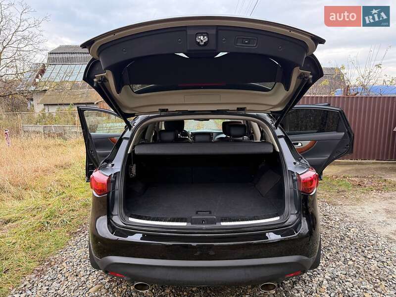 Позашляховик / Кросовер Infiniti QX70 2016 в Івано-Франківську