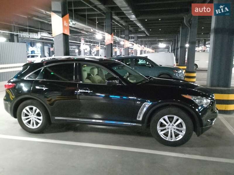 Позашляховик / Кросовер Infiniti QX70 2014 в Києві