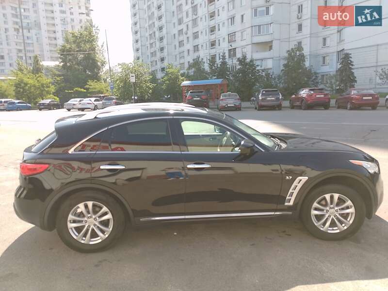 Позашляховик / Кросовер Infiniti QX70 2014 в Києві