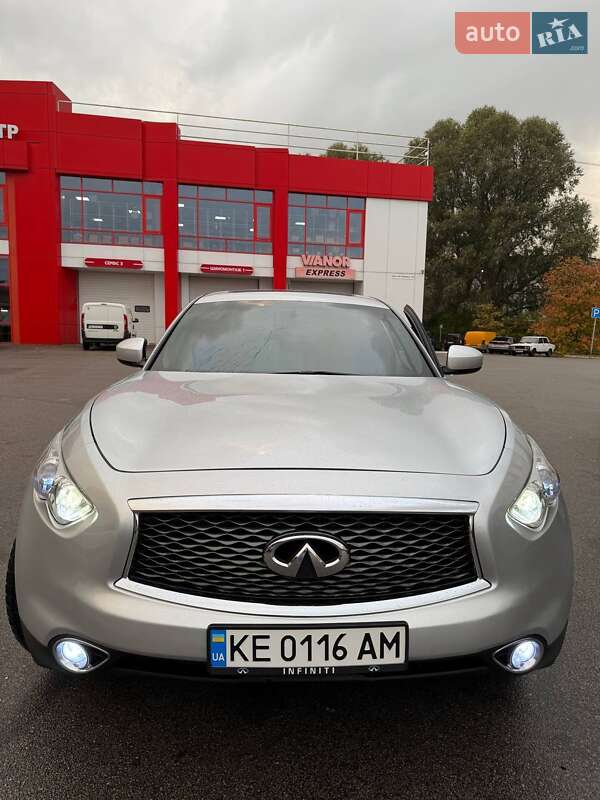 Позашляховик / Кросовер Infiniti QX70 2017 в Дніпрі
