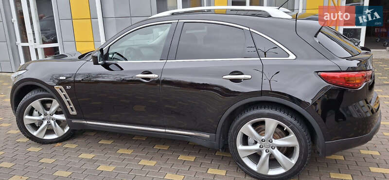 Внедорожник / Кроссовер Infiniti QX70 2017 в Ворзеле фото 5 Внедорожник / Кроссовер Infiniti QX70 2017 в Ворзеле