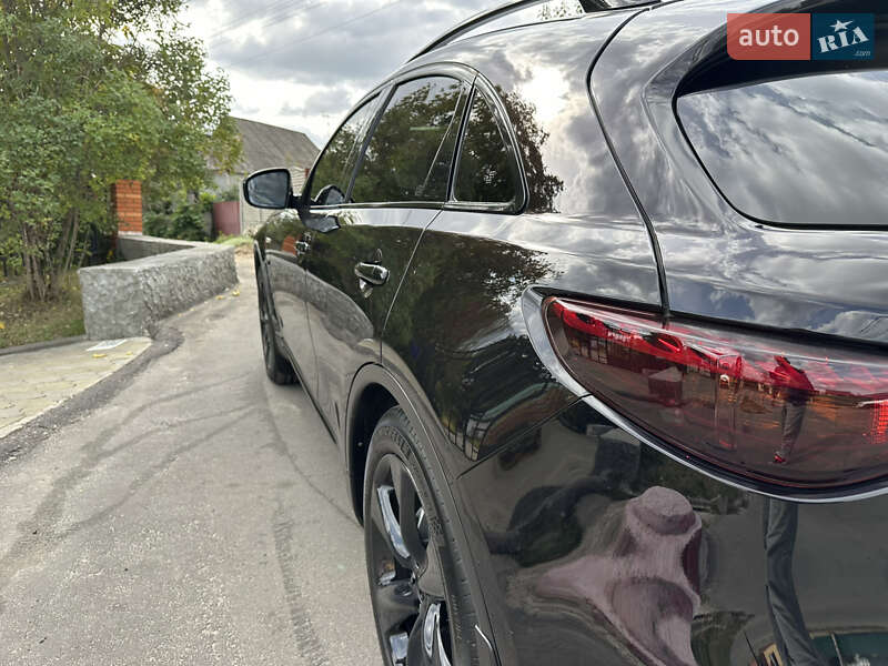 Внедорожник / Кроссовер Infiniti QX70 2013 в Полтаве