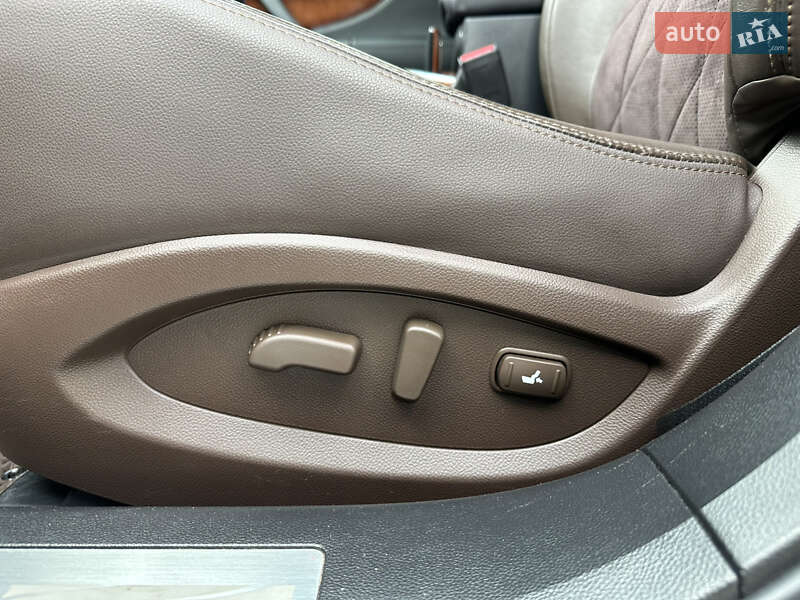 Внедорожник / Кроссовер Infiniti QX70 2013 в Полтаве