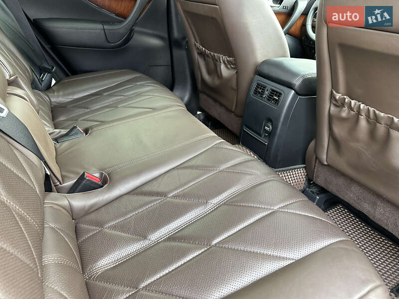 Внедорожник / Кроссовер Infiniti QX70 2013 в Полтаве