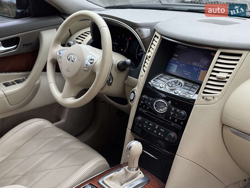 Внедорожник / Кроссовер Infiniti QX70 2013 в Киеве фото 17 Внедорожник / Кроссовер Infiniti QX70 2013 в Киеве