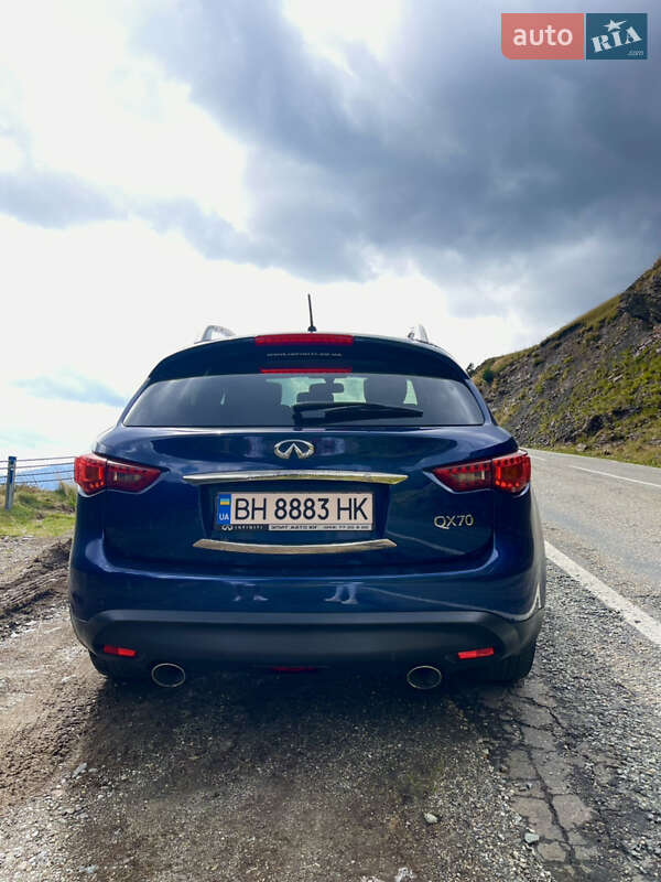 Внедорожник / Кроссовер Infiniti QX70 2016 в Одессе