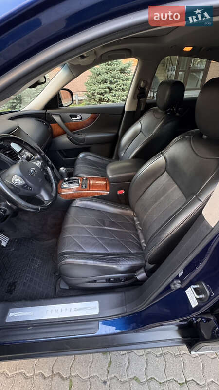 Внедорожник / Кроссовер Infiniti QX70 2016 в Одессе