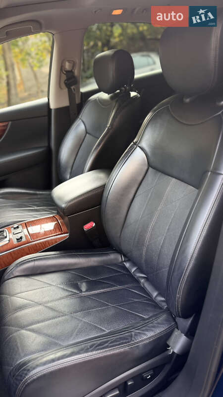 Внедорожник / Кроссовер Infiniti QX70 2016 в Одессе