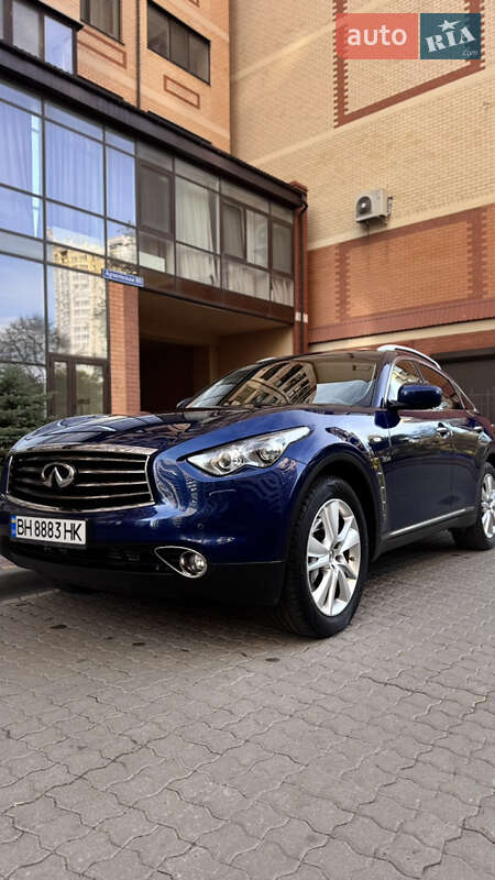 Внедорожник / Кроссовер Infiniti QX70 2016 в Одессе