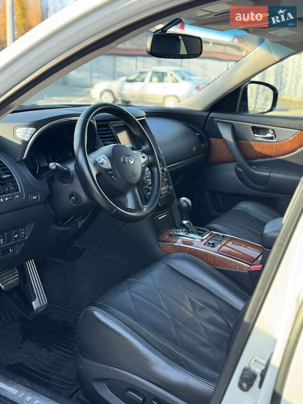 Внедорожник / Кроссовер Infiniti QX70 2014 в Крюковщине фото 15 Внедорожник / Кроссовер Infiniti QX70 2014 в Крюковщине