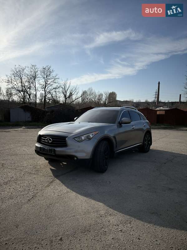 Внедорожник / Кроссовер Infiniti QX70 2013 в Запорожье