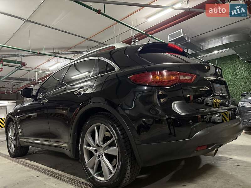 Внедорожник / Кроссовер Infiniti QX70 2013 в Киеве