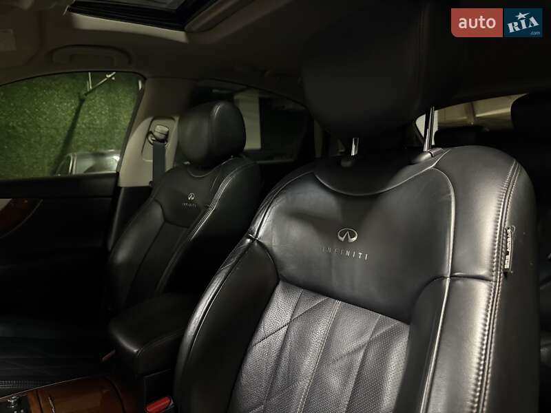 Внедорожник / Кроссовер Infiniti QX70 2013 в Киеве