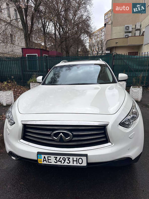 Infiniti QX70 2014