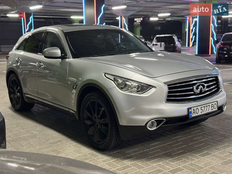 Позашляховик / Кросовер Infiniti QX70 2016 в Києві