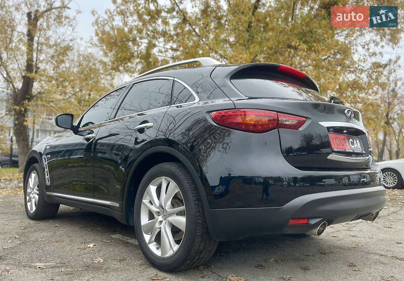 Внедорожник / Кроссовер Infiniti QX70 2015 в Киеве
