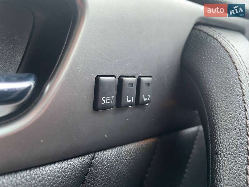 Позашляховик / Кросовер Infiniti QX70 2015 в Києві