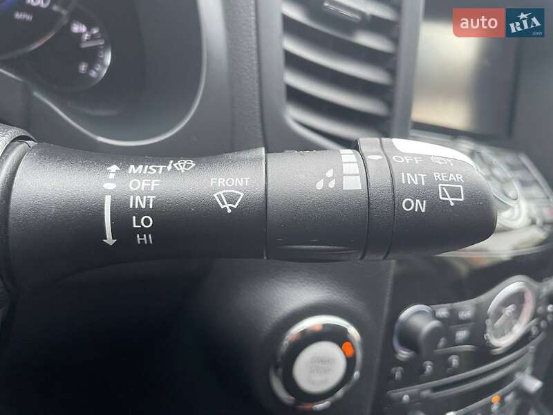 Позашляховик / Кросовер Infiniti QX70 2015 в Києві