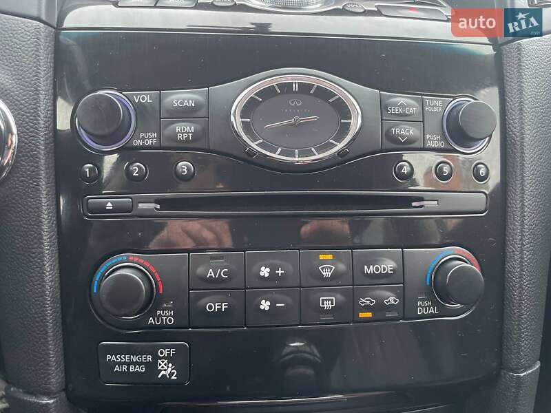 Позашляховик / Кросовер Infiniti QX70 2015 в Києві