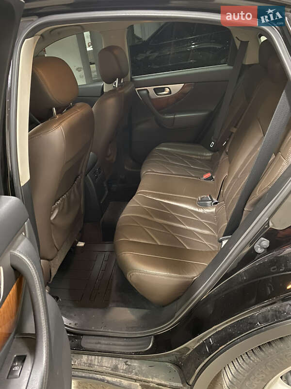 Внедорожник / Кроссовер Infiniti QX70 2015 в Черкассах