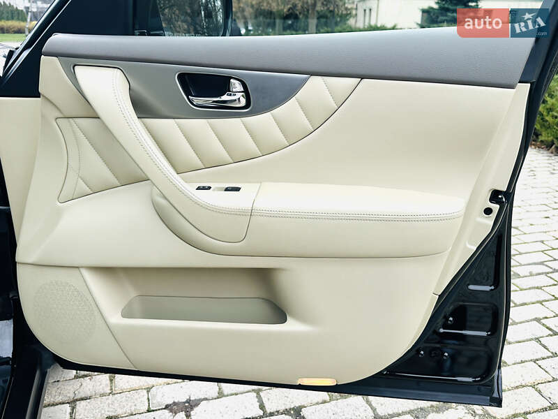 Позашляховик / Кросовер Infiniti QX70 2014 в Білій Церкві