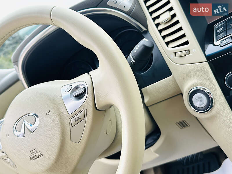 Позашляховик / Кросовер Infiniti QX70 2014 в Білій Церкві