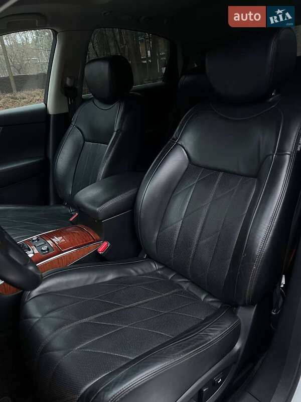 Внедорожник / Кроссовер Infiniti QX70 2015 в Киеве