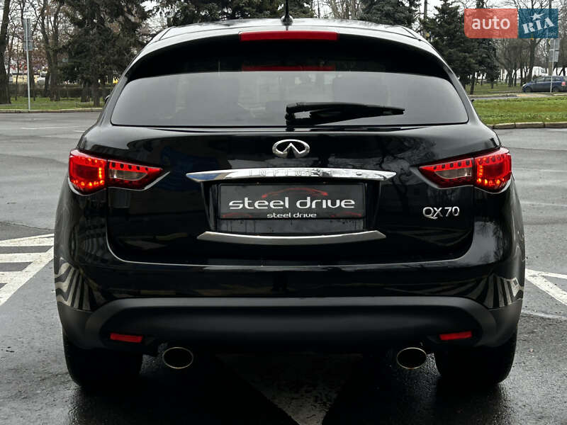 Внедорожник / Кроссовер Infiniti QX70 2016 в Николаеве