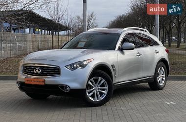 Внедорожник / Кроссовер Infiniti QX70 2015 в Днепре