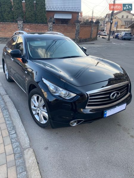 Infiniti QX70 2013
