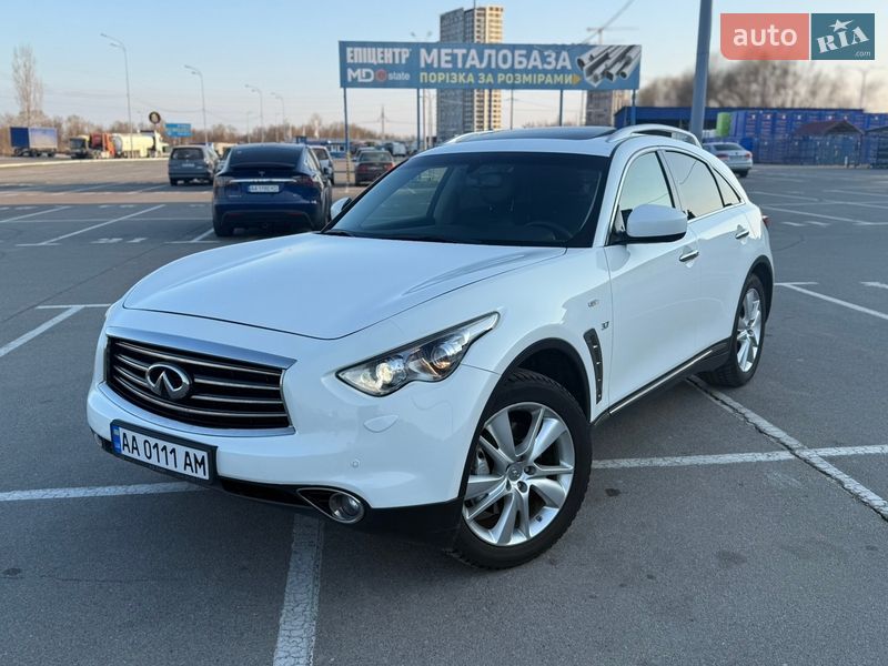 Infiniti QX70 2013