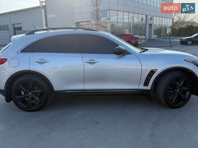 Infiniti QX70 2016