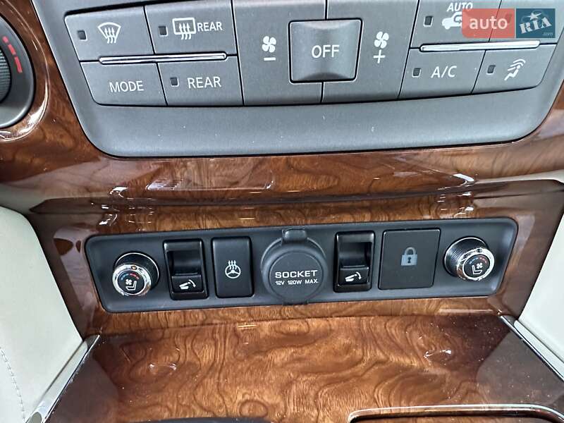 Позашляховик / Кросовер Infiniti QX80 2015 в Києві