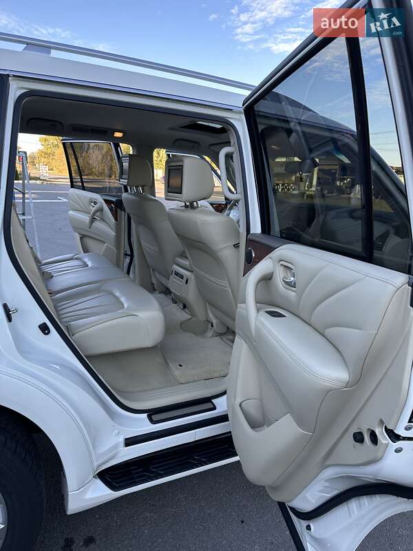 Позашляховик / Кросовер Infiniti QX80 2015 в Києві