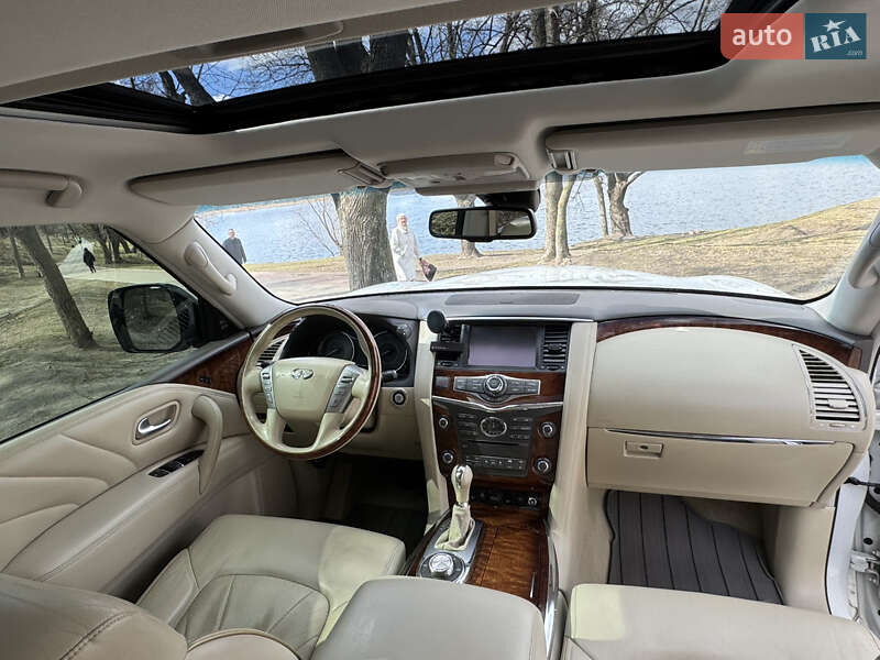 Внедорожник / Кроссовер Infiniti QX80 2016 в Тернополе